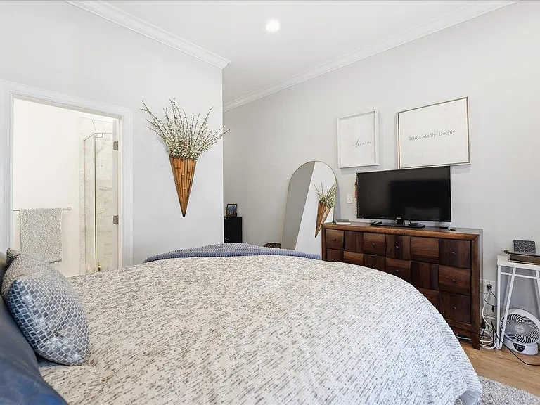 41 Bentley Ave — Photo 15
