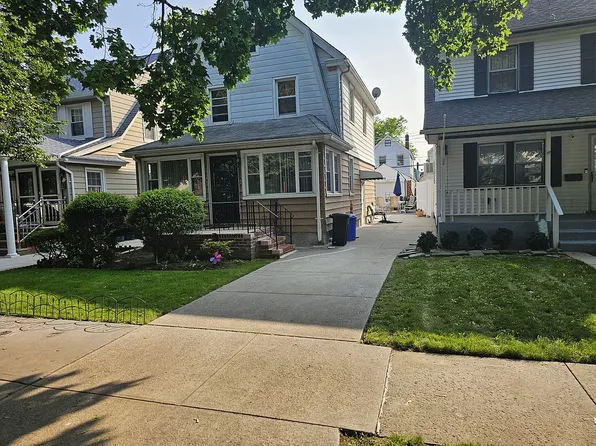 9328 215th St, Queens Village, NY 11428