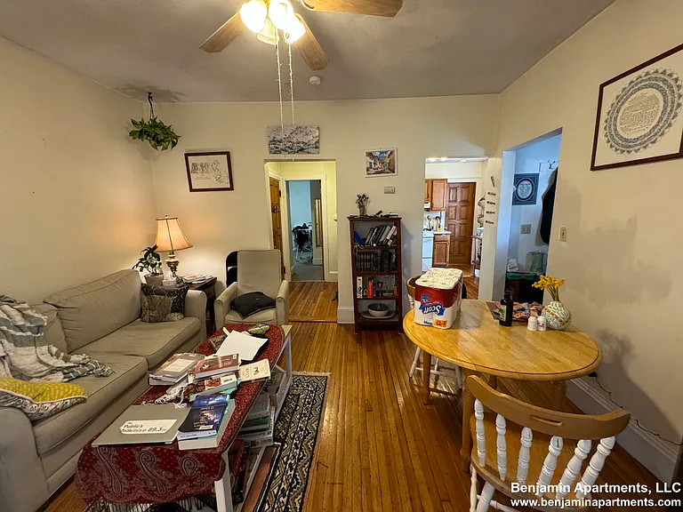 34 Foster St #1 — Photo 3