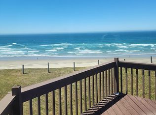 801 NW Coast St APT 4, Newport, OR 97365