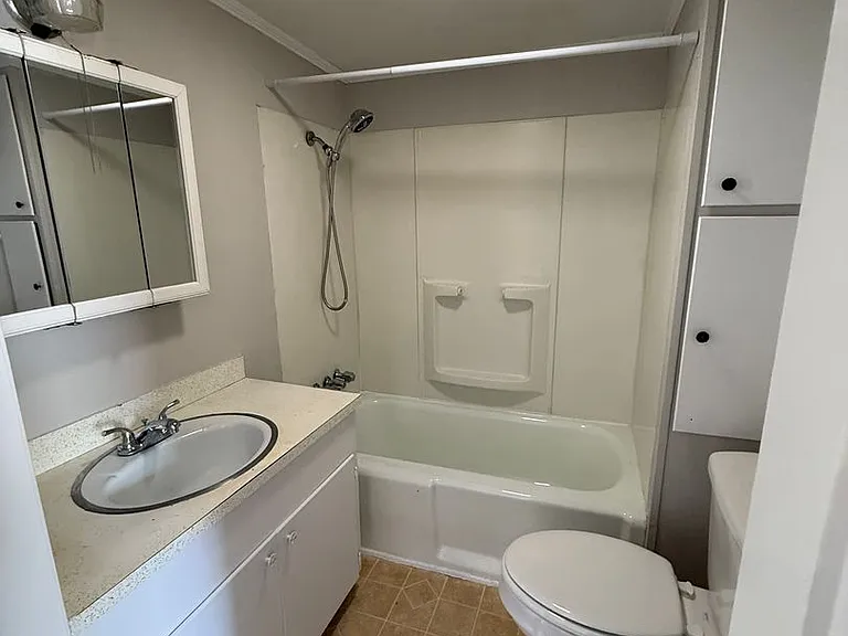 459 Woodruff St — Photo 3