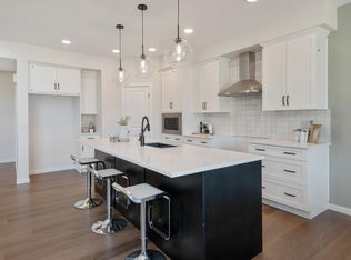 8136 230th St NW, Edmonton, AB T5T 7N7