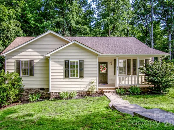 127 Wood Acre Dr, Mooresville, NC 28115
