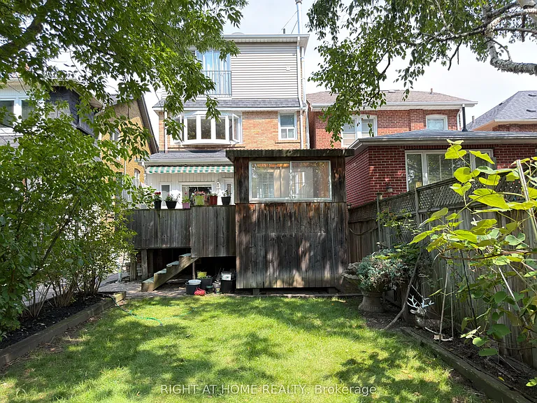 107 Melrose Ave — Photo 23
