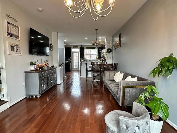 4th image of 7444 Riding Meadow Way