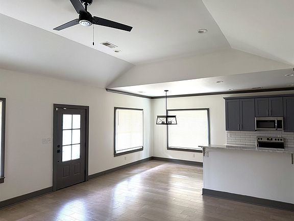 4th image of 4948 Wilburn Ave
