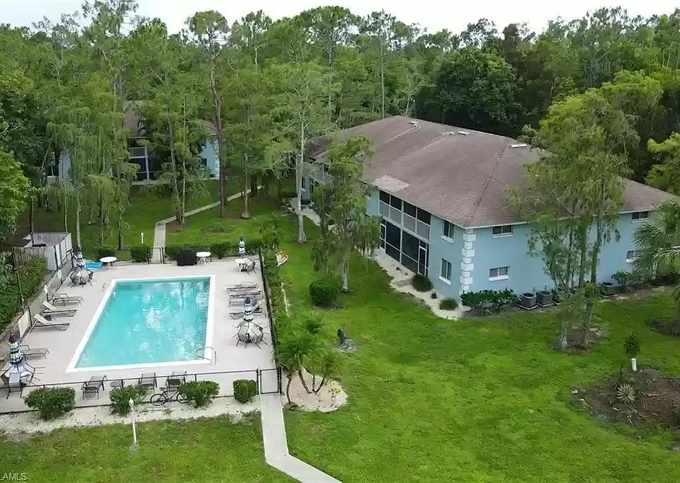 Bird's eye on the building