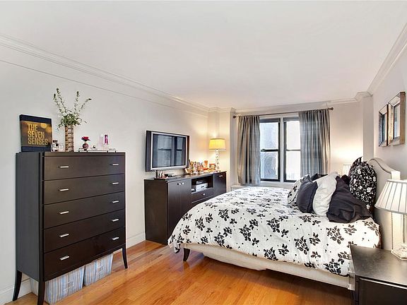 4th image of 333 E 34th St APT 5L