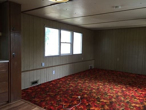 2nd image of 525 Broadway Ave