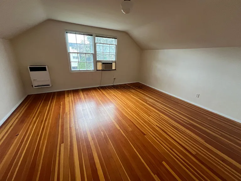 2 Bedroom 2 bath downtown apartment available now — Photo 15