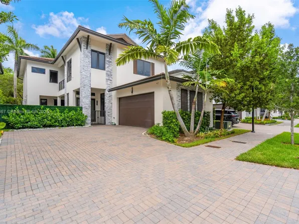 8127 NW 48th Ter, Doral, FL 33166