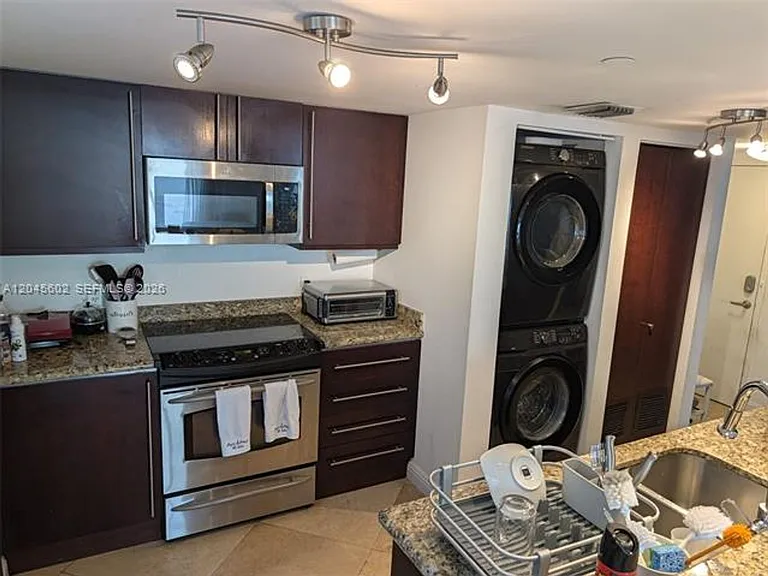 7600 Collins Avenue Cu #712 — Photo 1