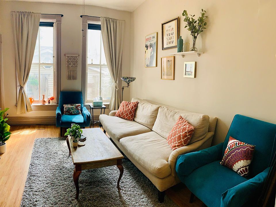 1st image of 1141 N Winchester Ave APT 1R
