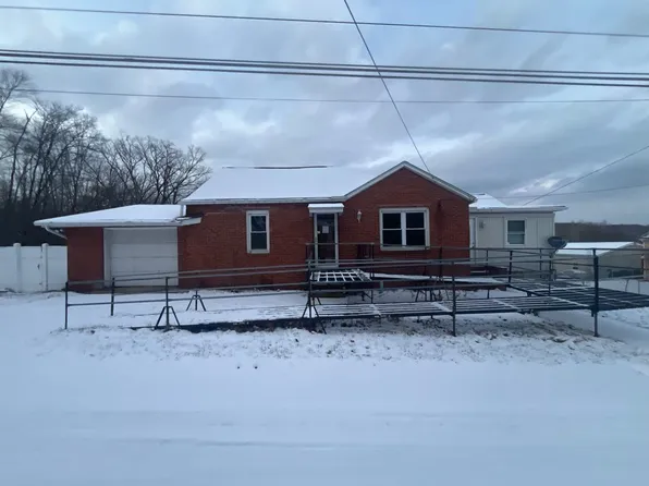 15 Indiana Ave, Avonmore, PA 15618