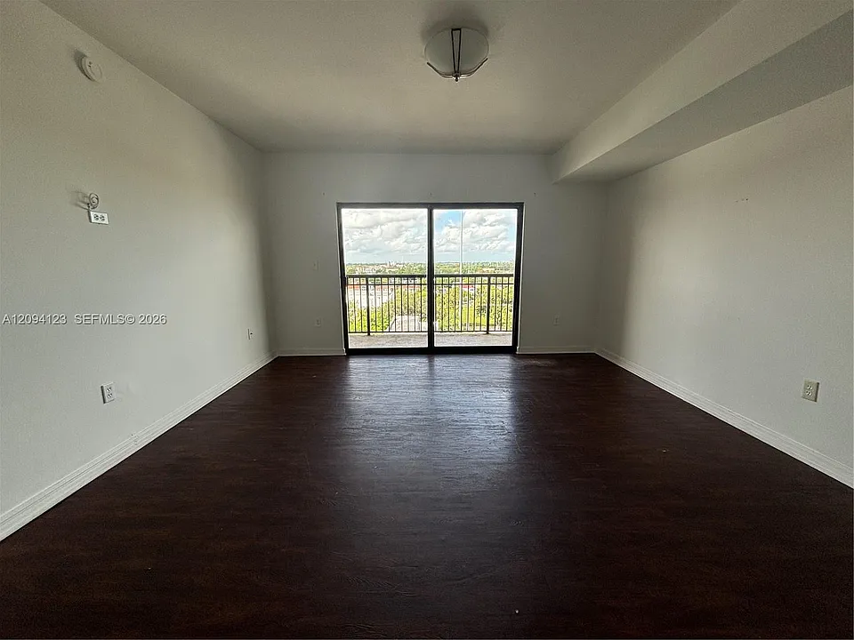 4242 NW 2nd St #813