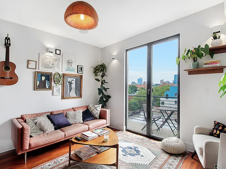 315 Franklin Ave #3F — Photo 1