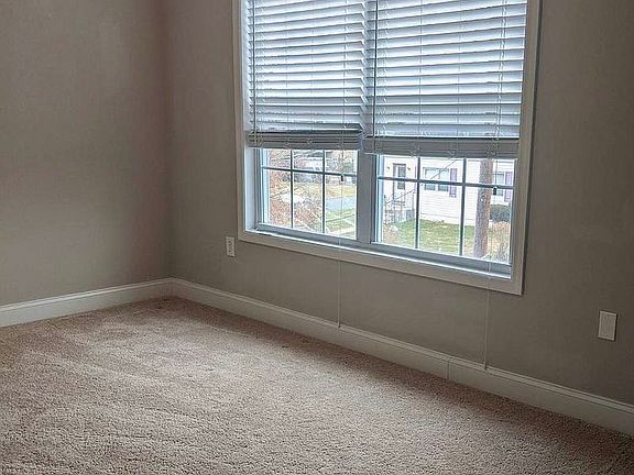 3rd image of 254 Upland Ave