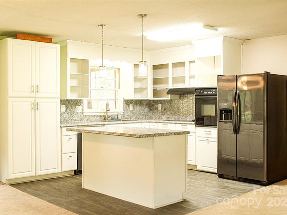 5th image of 3168 Woodland Hills Dr