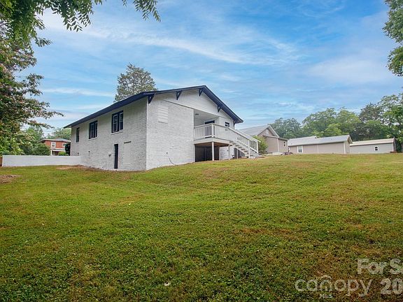 5th image of 435 W Whitley St