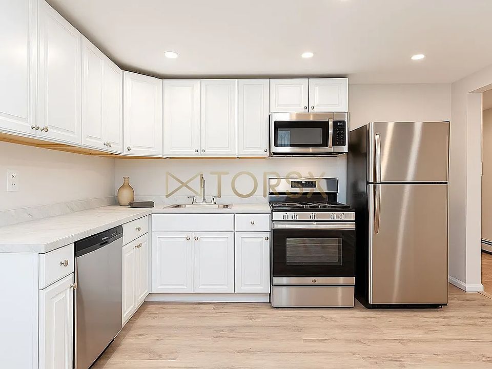 1st image of 316 Hart St #1R