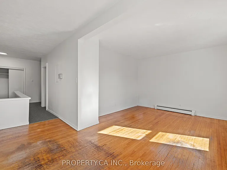 120 Stephenson Ave #UPPER — Photo 3