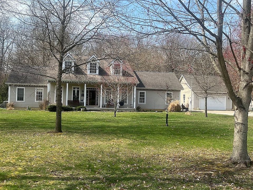 1st image of 132 Taylor Way Dr