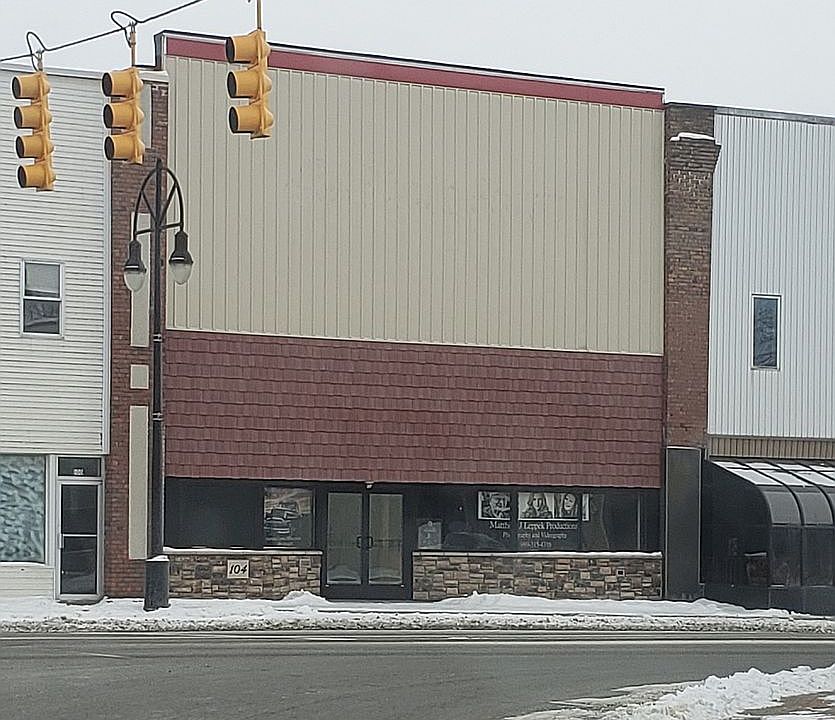 1st image of 104 W Huron Ave