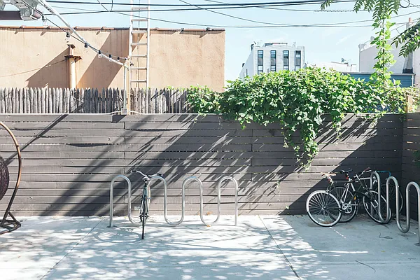 Rented by Nooklyn NYC LLC | media 90