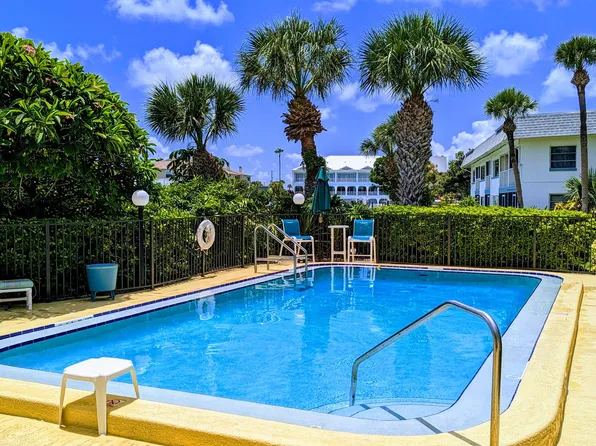 11650 Capri Cir S APT 201, Treasure Island, FL 33706