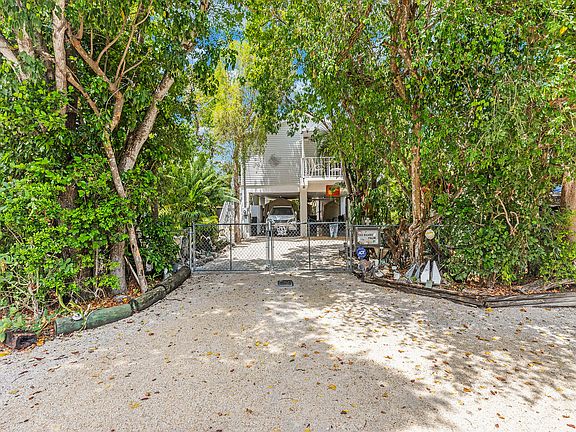 2nd image of 133 Silver Palm Ave
