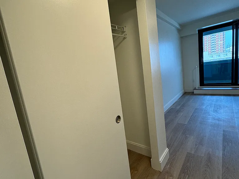 1085 Commonwealth Ave — Photo 15