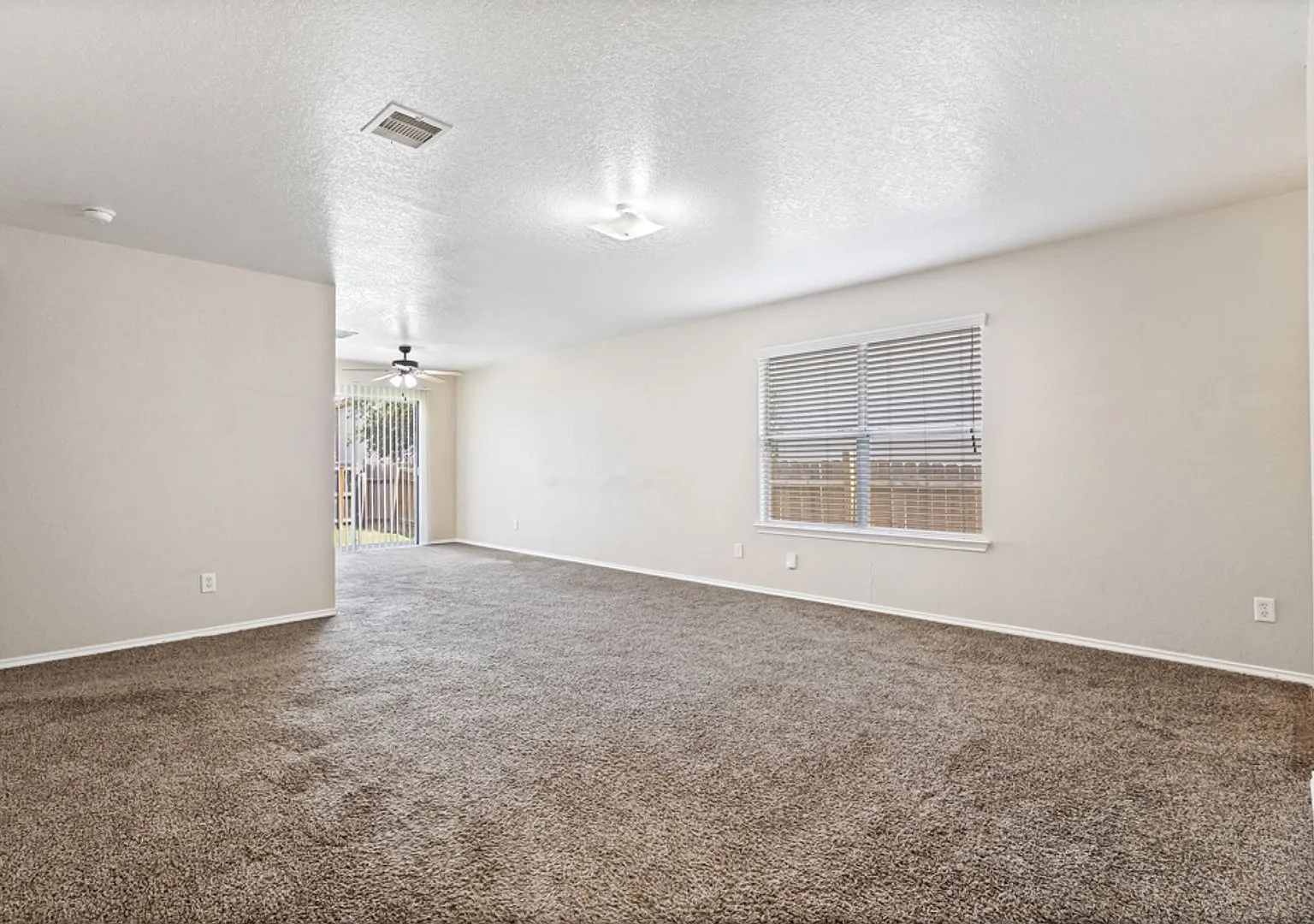 3 Bedroom 2 bath Sunset Subdivision — Photo 4