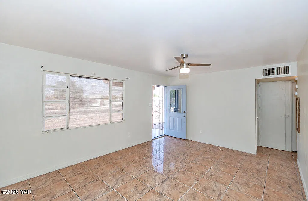 3 bed, 2.0 bath, 1270 sqft, $1,500 — Photo 3