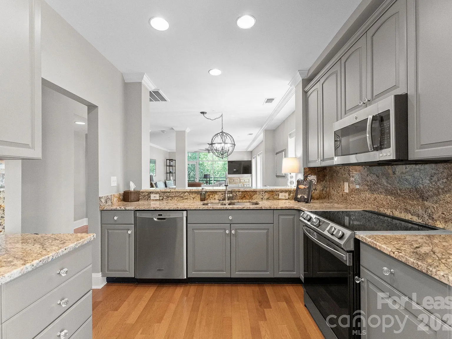 400 North Church — Photo 4