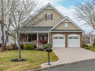 10 Independence Ct, Somerset, NJ