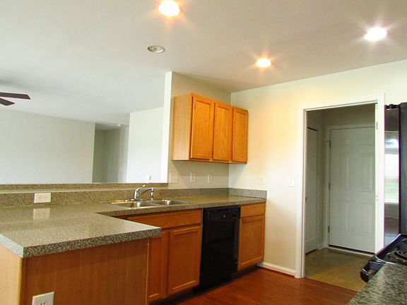 4th image of 32768 Spring Water Dr