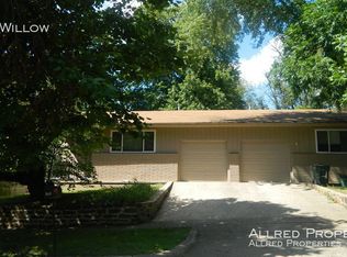 345 N Willow Ave, Fayetteville, AR 72701