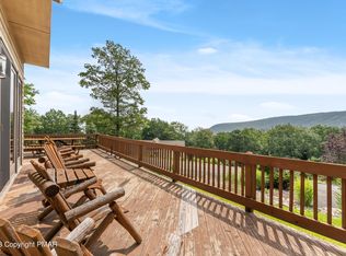 2243 Camelback Dr, Tannersville, PA 18372