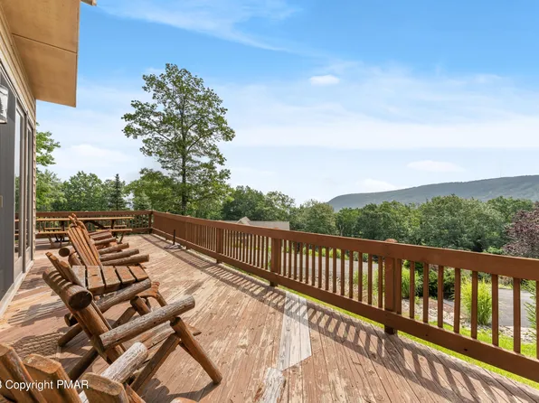 2243 Camelback Dr, Tannersville, PA 18372