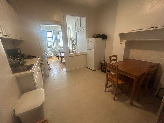 3rd image of 334 E 77th St APT 12