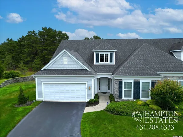 73 Samantha Cir, Westhampton, NY 11977