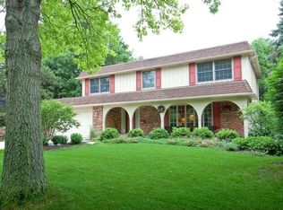101 Joyce Ct, Glen Ellyn, IL