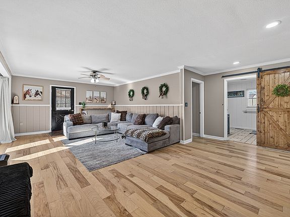 4th image of 16 Clayton Acres Rd