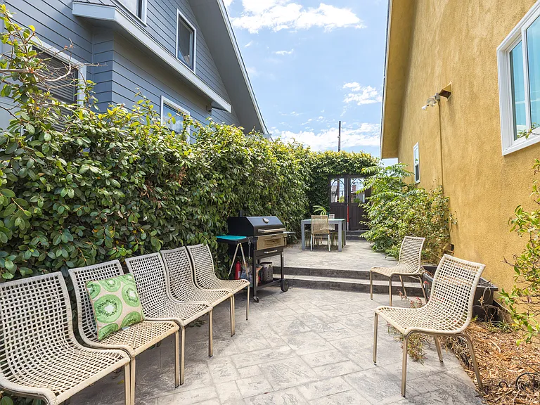 416ADU Virginia St — Photo 92