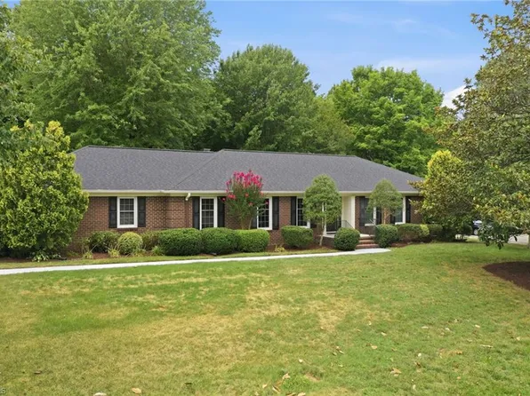3203 Forestdale Dr, Burlington, NC 27215