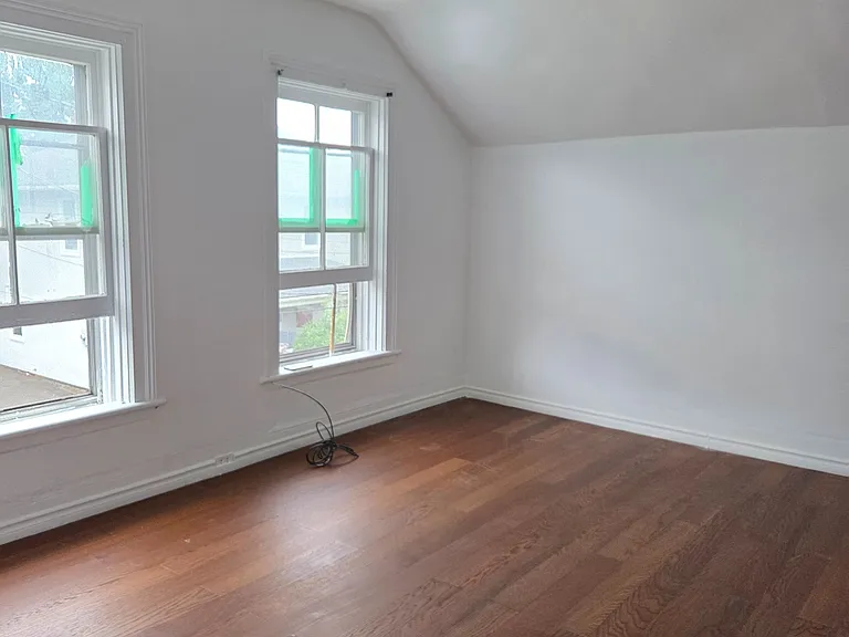 105 Bethune St #2 — Photo 2