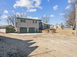 24350 Froelich Rd, Farmersburg, IA 52047