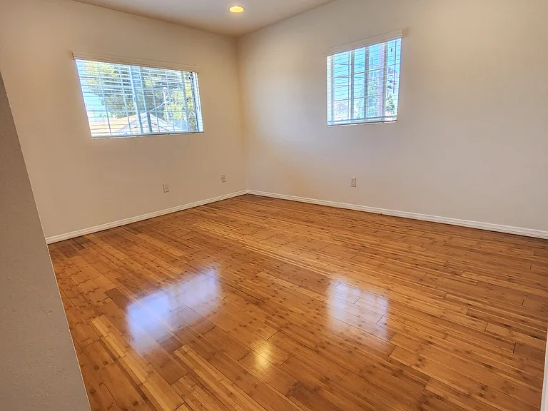 1647 S Van Ness Ave — Photo 9