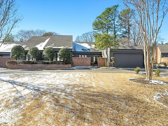 2nd image of 397 Twelve Oaks Cir