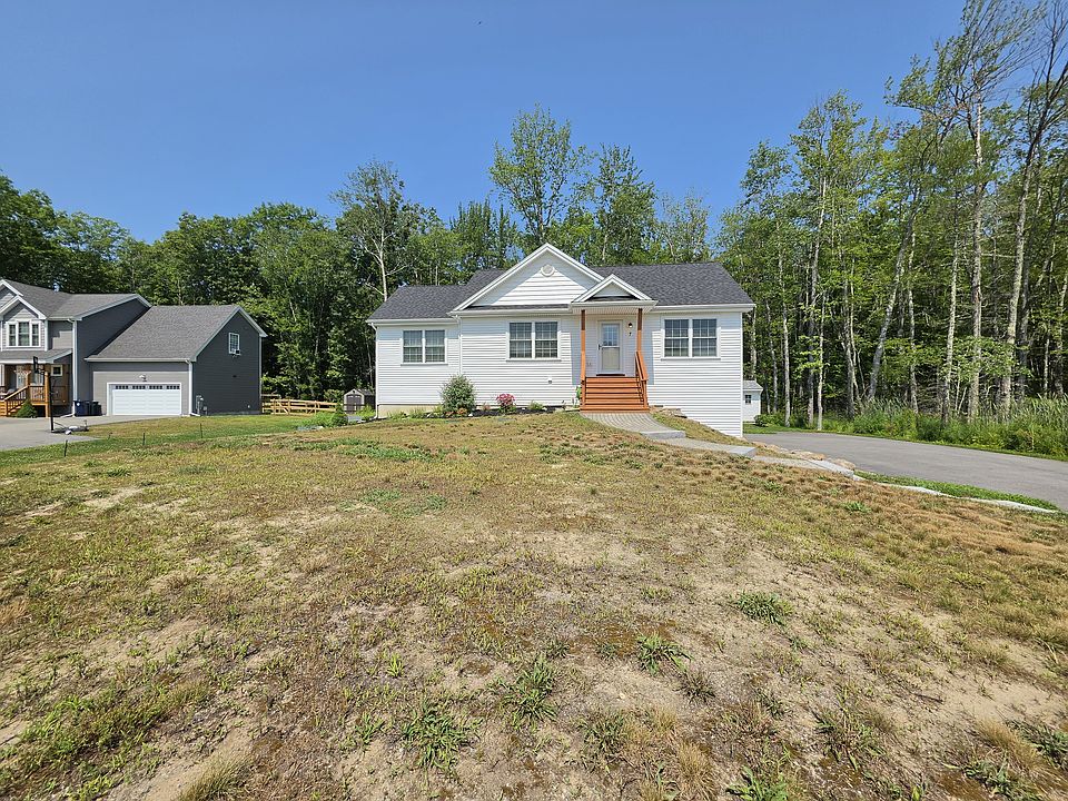 1st image of 7 Crickett Ln